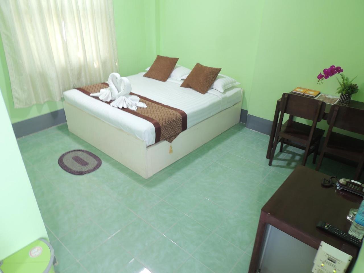 Nay Chi Lin Hotel Pathein Zewnętrze zdjęcie