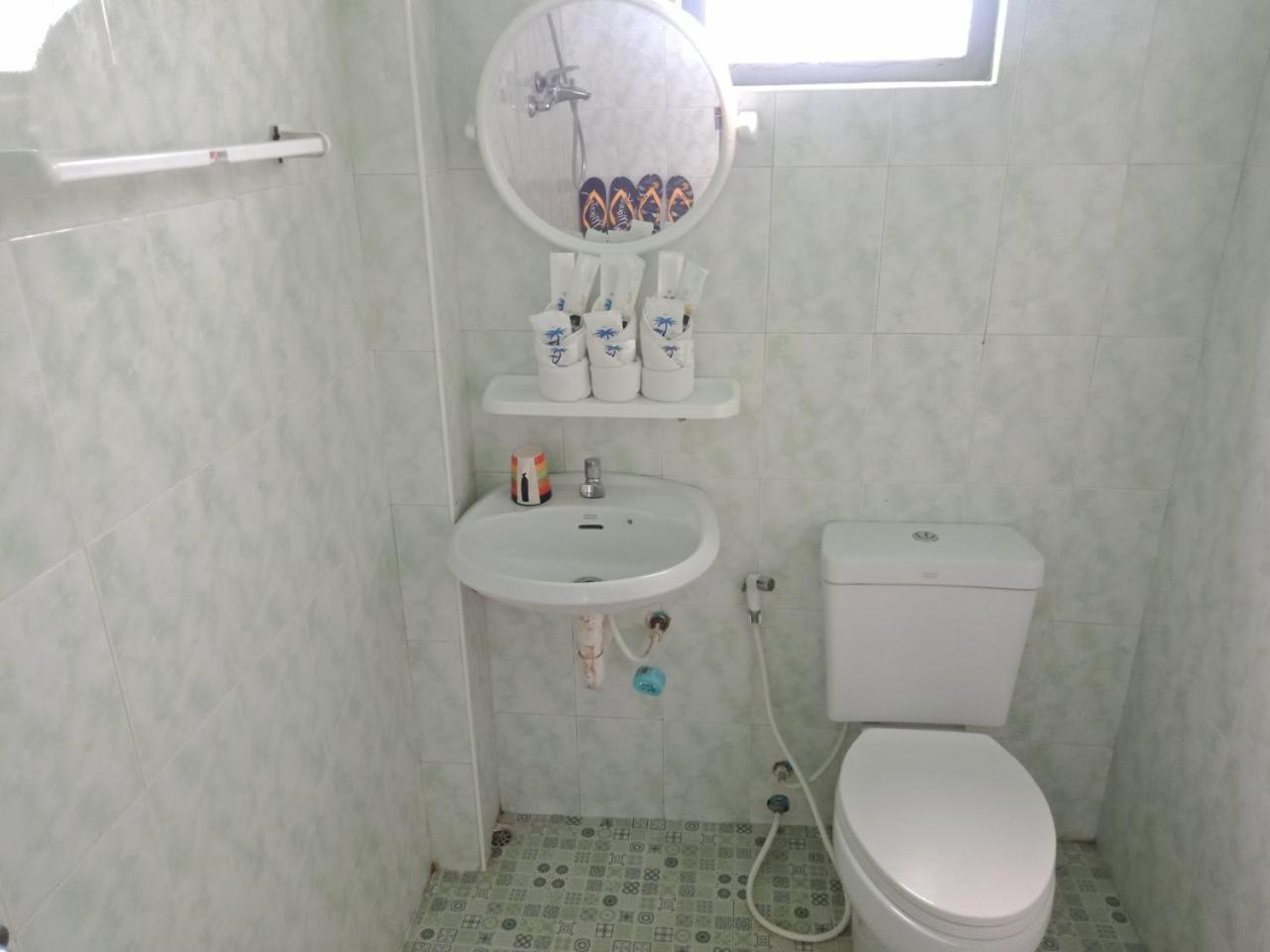 Nay Chi Lin Hotel Pathein Zewnętrze zdjęcie